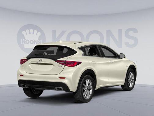 2017 INFINITI QX30 Premium