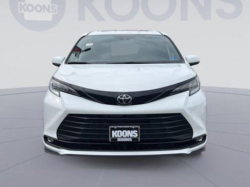 2026 Toyota Sienna Woodland Edition