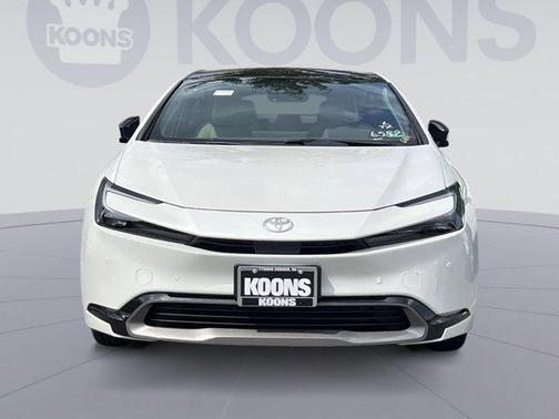 2025 Toyota Prius XLE