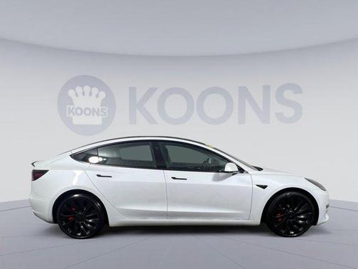 Pearl White Multi-Coat 2023 Tesla Model 3 Performance