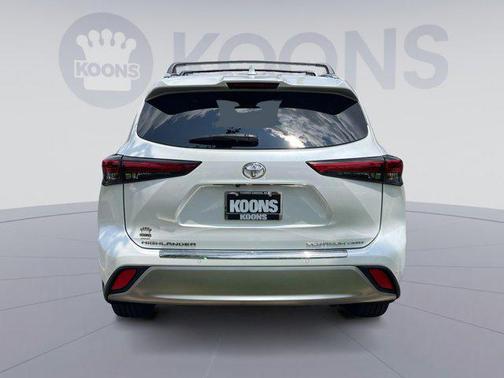 2022 Toyota Highlander Platinum