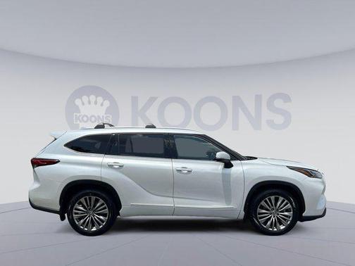2022 Toyota Highlander Platinum