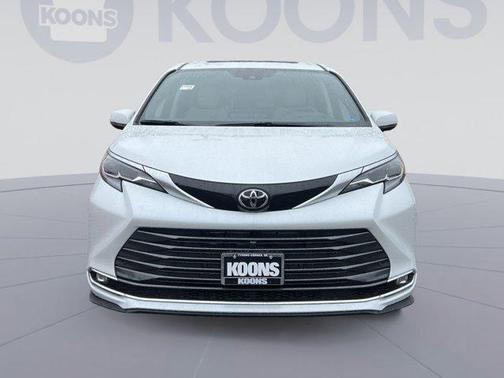 2026 Toyota Sienna Platinum