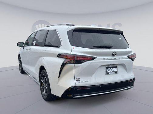 2026 Toyota Sienna Platinum