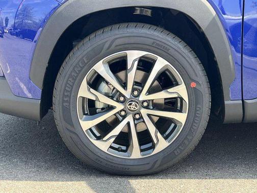2025 Toyota Corolla Cross XLE