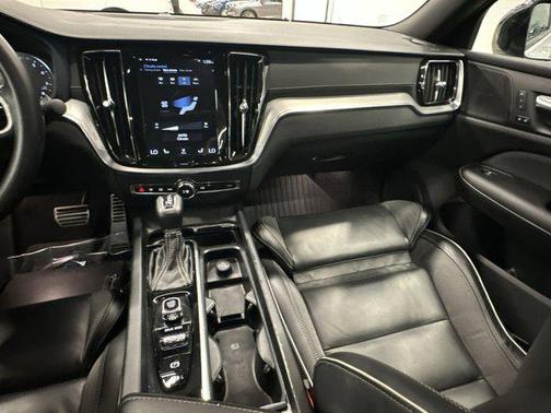 2020 Volvo S60 T6 R-Design