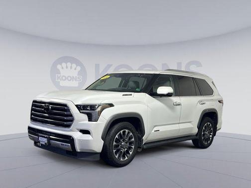 2024 Toyota Sequoia SR5