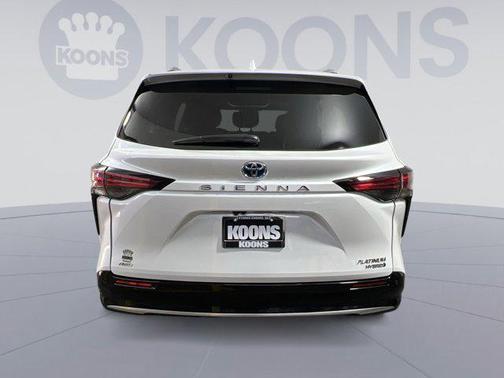 2023 Toyota Sienna Platinum