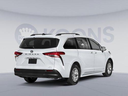 2025 Toyota Sienna XLE 7 Passenger