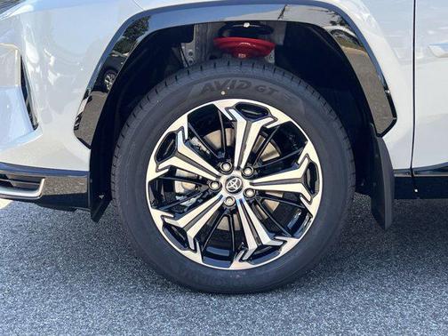 2025 Toyota RAV4 Hybrid SE