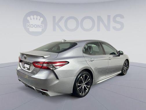 2020 Toyota Camry SE