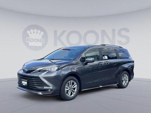 2025 Toyota Sienna XLE 7 Passenger