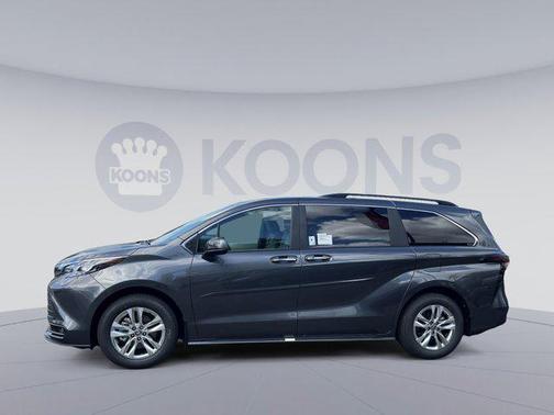2025 Toyota Sienna XLE 7 Passenger
