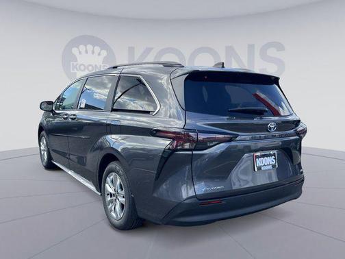 2025 Toyota Sienna XLE 7 Passenger