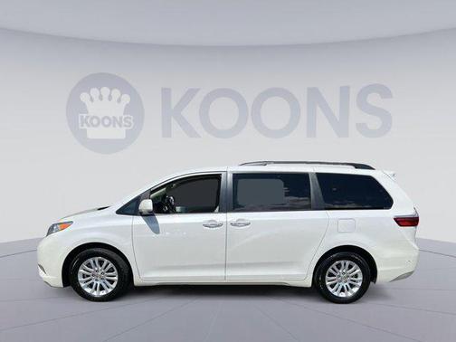 2017 Toyota Sienna XLE