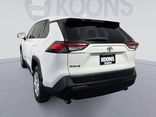 Ice Cap 2024 Toyota RAV4 LE