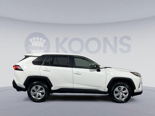 Ice Cap 2024 Toyota RAV4 LE