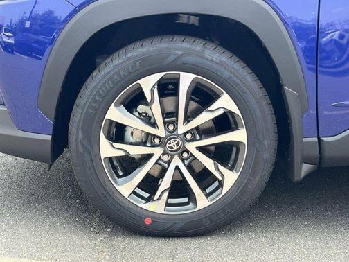 2025 Toyota Corolla Cross XLE
