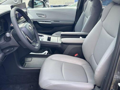 2025 Toyota Sienna XLE 7 Passenger
