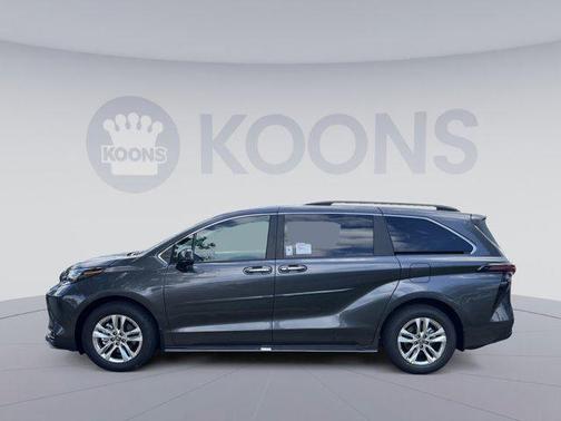 2025 Toyota Sienna XLE 7 Passenger