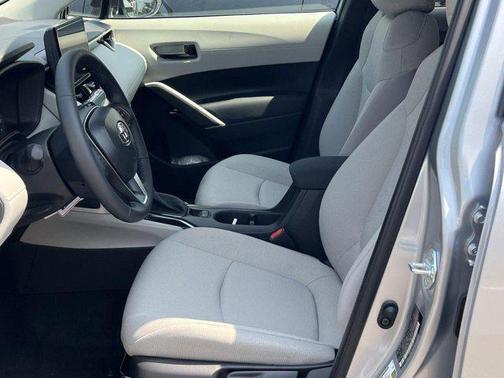 2025 Toyota Corolla Cross LE