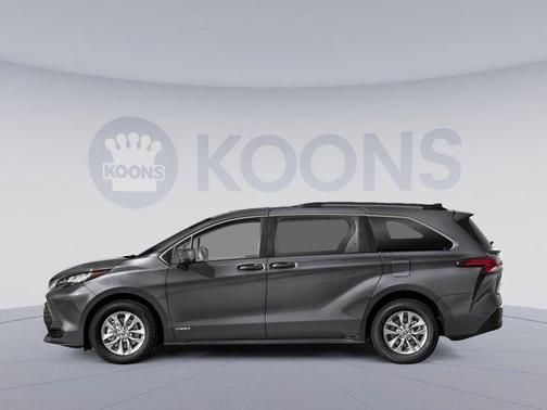 2021 Toyota Sienna LE