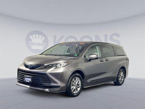 2021 Toyota Sienna LE
