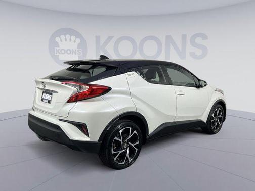 Blizzard Pearl w/Black Roof 2019 Toyota C-HR XLE