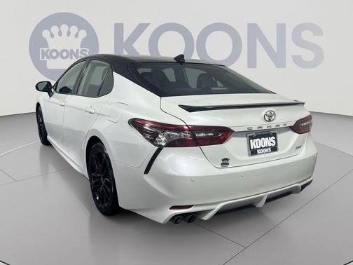 Wind Chill Pearl/Midnight Black Metallic 2023 Toyota Camry XSE