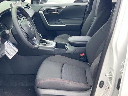 2025 Toyota RAV4 Hybrid SE