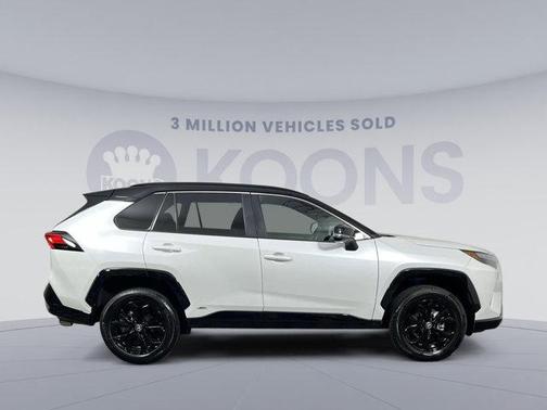 2023 Toyota RAV4 Hybrid SE