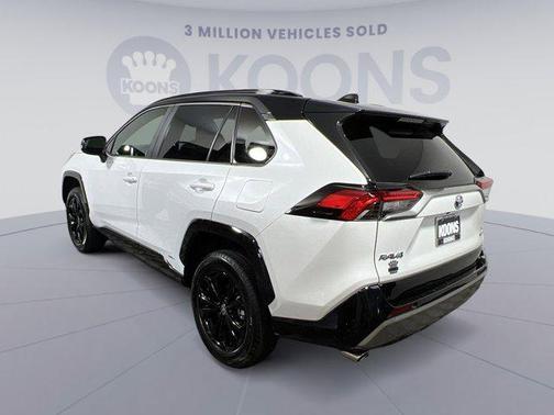2023 Toyota RAV4 Hybrid SE