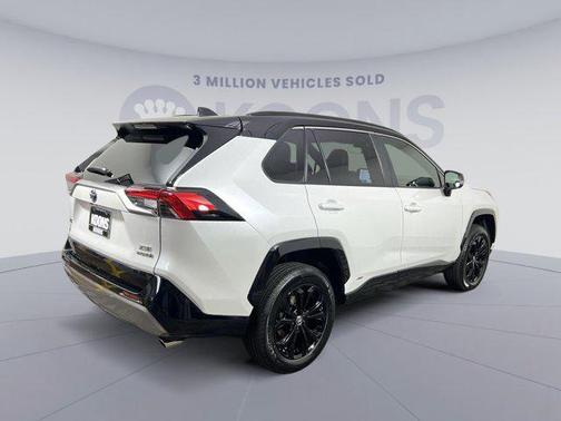2023 Toyota RAV4 Hybrid SE