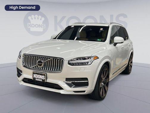 2024 Volvo XC90 Recharge Plug-In Hybrid T8 Ultimate Bright Theme 7-Seater