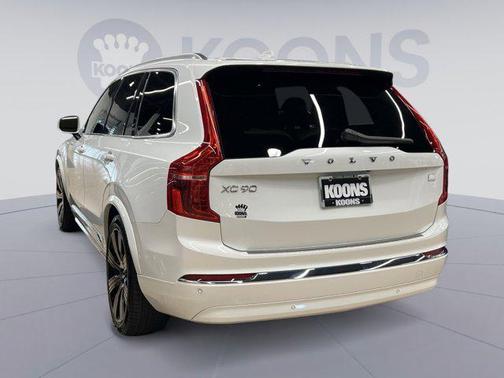 2024 Volvo XC90 Recharge Plug-In Hybrid T8 Ultimate Bright Theme 7-Seater