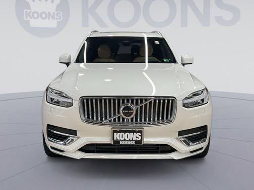 2024 Volvo XC90 Recharge Plug-In Hybrid T8 Ultimate Bright Theme 7-Seater
