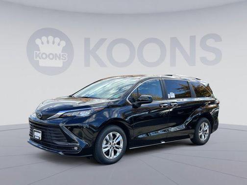 2025 Toyota Sienna XLE