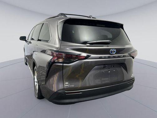 2024 Toyota Sienna XLE 7 Passenger