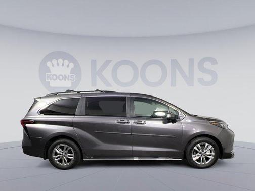 2024 Toyota Sienna XLE 7 Passenger