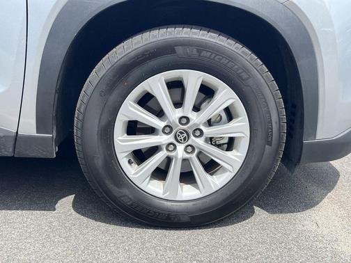 Celestial Silver Metallic 2026 Toyota Grand Highlander XLE