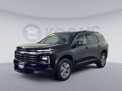 Mosaic Black Metallic 2025 Chevrolet Traverse LT