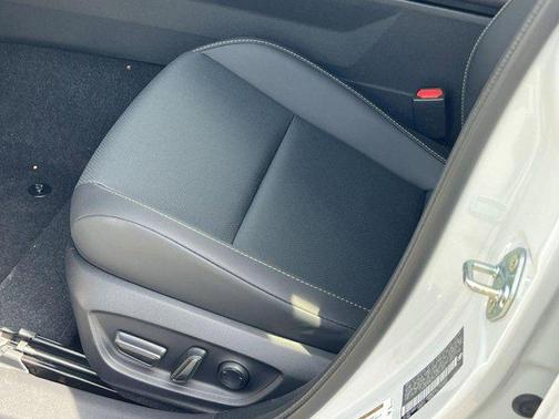2025 Toyota Prius XLE