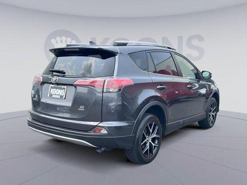 2017 Toyota RAV4 SE