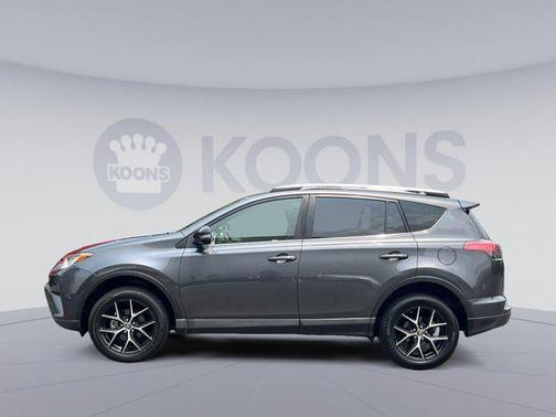 2017 Toyota RAV4 SE