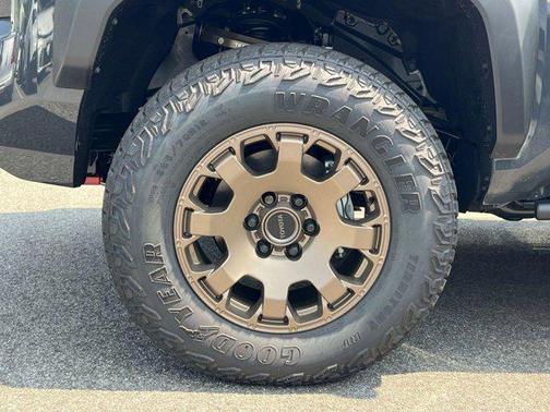 2025 Toyota Tacoma Hybrid Trailhunter