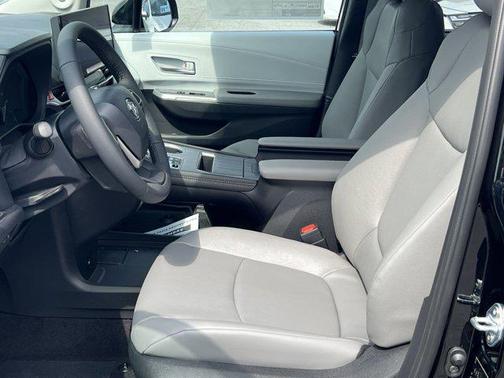 2025 Toyota Sienna XLE 7 Passenger