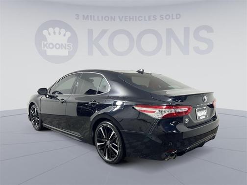 Photo 3 of 27 of 2020 Toyota Camry XSE