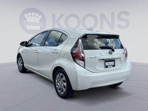 2015 Toyota Prius c Two