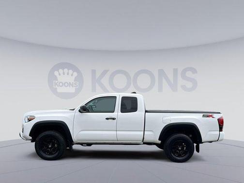 2022 Toyota Tacoma SR