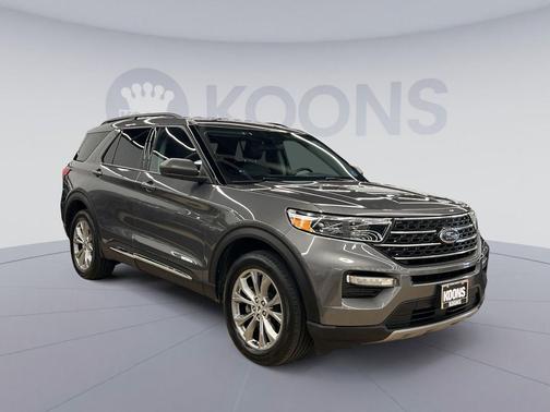 CARBONIZED GRAY METALLIC 2022 Ford Explorer XLT